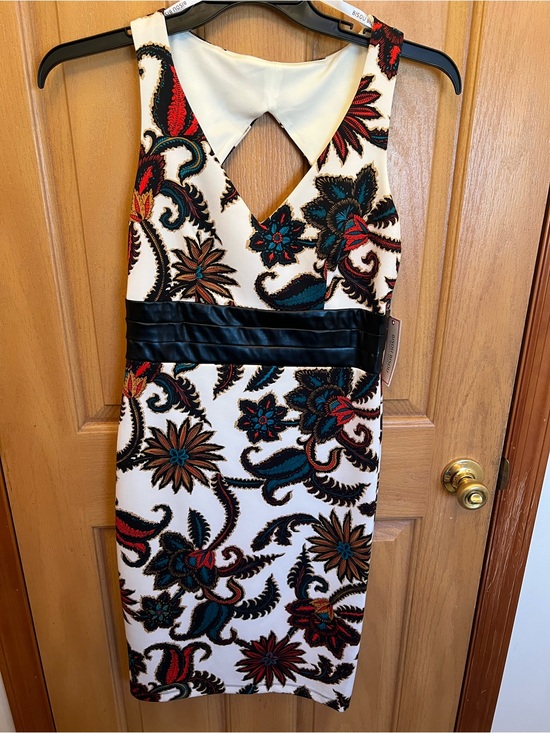 Bisou Bisou Dresses & Skirts - NWT Bisou Bisou Asymmetrical Dress with Black and Red Accents